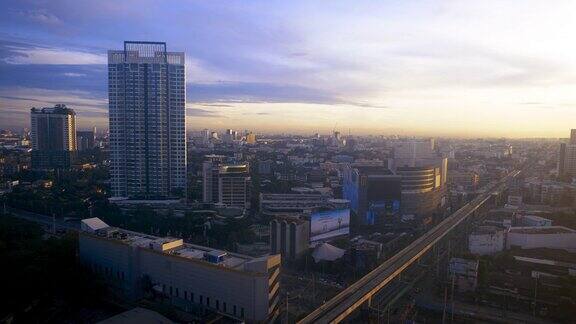 泰国曼谷的日出天空
