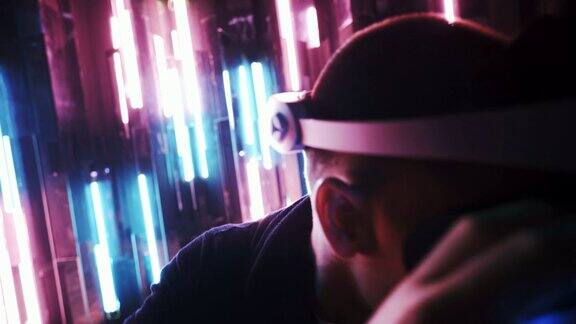 玩家在VR头盔中以霓虹灯在太空中观看