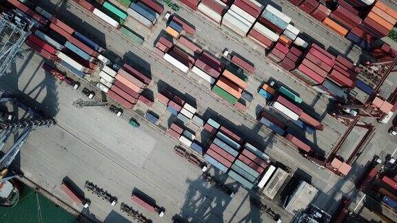 俯视图的货物集装箱航运