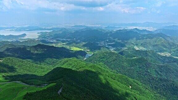 青山自然景观鸟瞰图