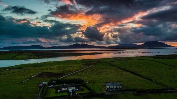 夕阳下的爱尔兰风景