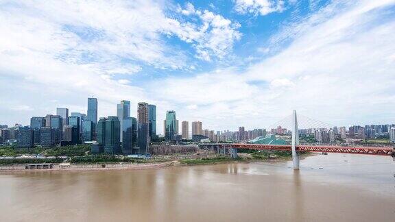 从河边看重庆的城市景观和间隔拍摄