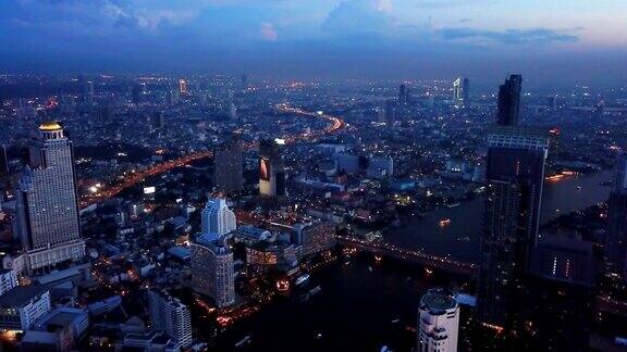 泰国曼谷的湄南河景观和城市夜景