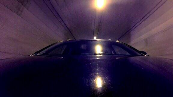 开车通过隧道前视图反射时间流逝