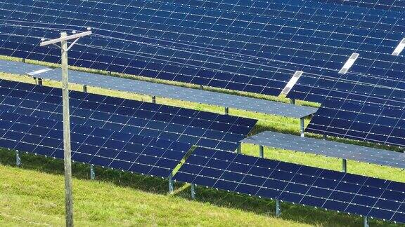 零排放的可再生电力可持续的发电厂有许多排太阳能光伏板用于生产清洁电能