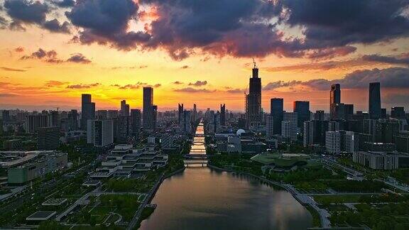 日落时宁波城市和建筑物的鸟瞰图