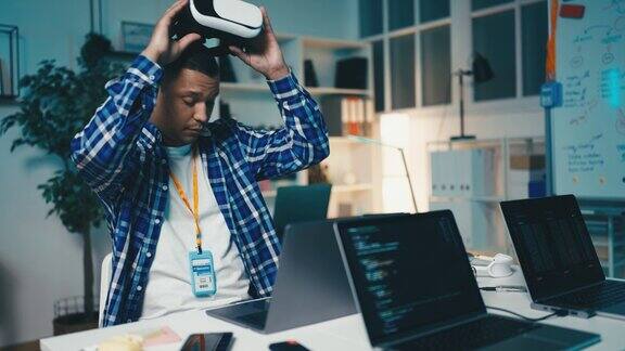 游戏开发者办公室VR游戏故障排除虚拟现实体验