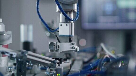 机器人工业四工程设施不同方向移动的机器人手臂使用现代机器学习的高科技工业技术大规模生产自动化近距离