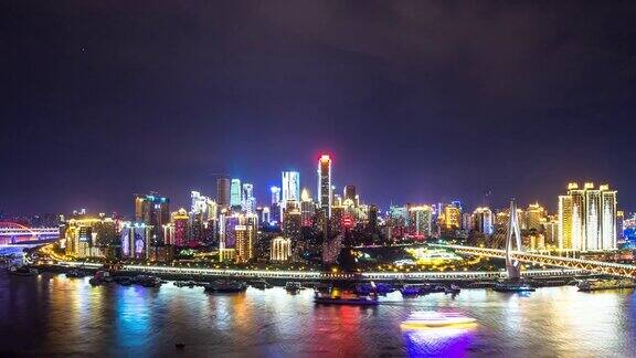 从河边看重庆的夜景和间隔拍摄