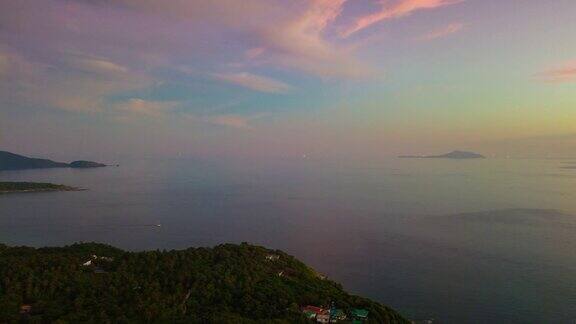 普吉岛粉红色日落天空空中海滩全景4k时间推移泰国