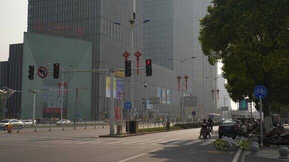 长沙市晴天市区交通街道慢镜头全景4k中国