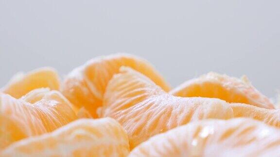 水果柑橘橘子家庭堆食物背景4K3840X216030fps超高清倾斜镜头-慢倾斜橘子多汁和新鲜的水果4K2160p超高清视频
