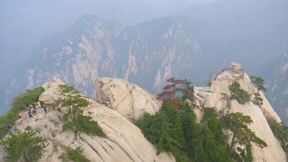 象棋馆位于中国著名景点华山山顶