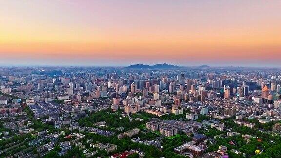 夕阳下的杭州和建筑