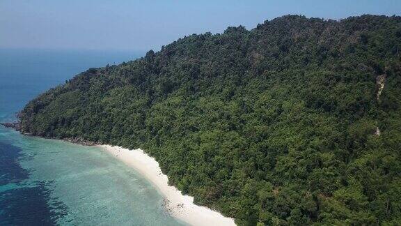 年乌菲岛有白色的沙滩无人机鸟瞰图缅甸(Burma)旅游目的地