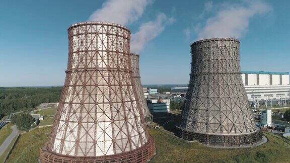 发电站的鸟瞰图核电站冷却塔燃煤电厂