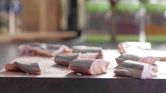 海鲜鳟鱼三文鱼片健康饮食多彩料理