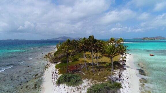 无人机俯瞰荒岛-加勒比圣文森特和格林纳丁斯小烟草加勒比海盗度假度假