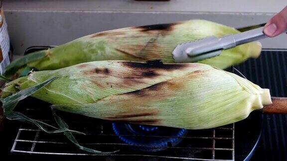 烤玉米