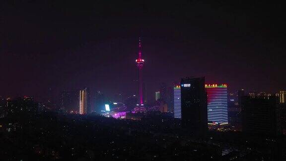 夜间时间照亮了成都著名电视塔地区4k中国航拍全景