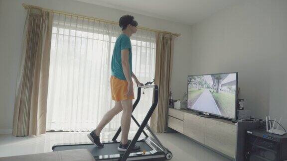 虚拟现实跑步机未来的体育运动在线健身课在家里用VR体验