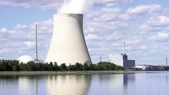 伊萨尔核电站(伊萨尔一号和伊萨尔二号)位于下巴伐利亚州兰茨胡特附近