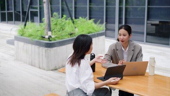 自由职业女性在线广告顾问