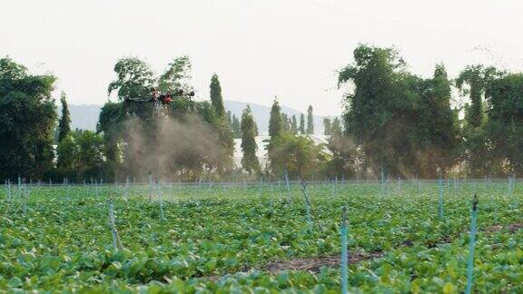 智能农业创新农业无人机飞向绿色田野施肥