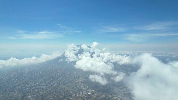 印度尼西亚Sumbing山的鸟瞰图
