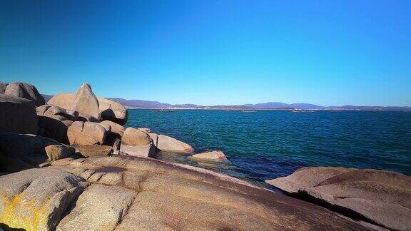 西班牙加利西亚阿罗萨岛海湾的岩石高品质4k画面