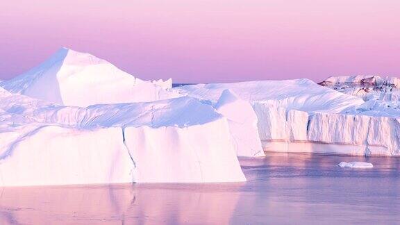 气候变化-冰山和冰从北极自然冰川格陵兰岛