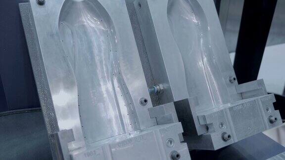 工业模具用于制造塑料瓶注塑吹塑