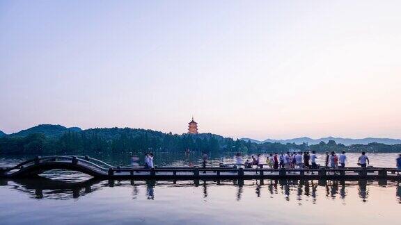 杭州西湖从黄昏到夜晚时间流逝