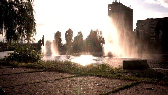 基辅乌克兰河岸上的喷泉