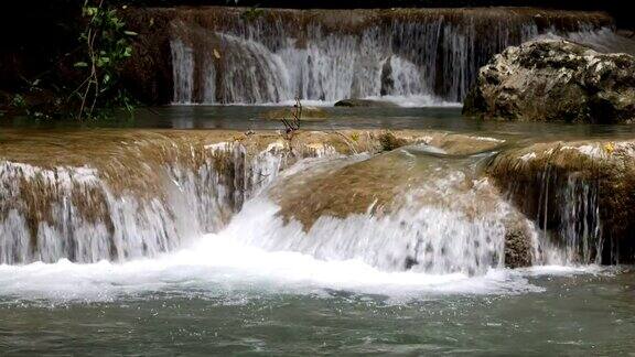 泰国北碧府美丽的四面瀑布