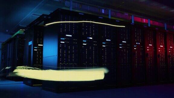 霓虹黑暗数据中心的延时光迹在多排操作服务器机架之间飞行快速现代世界与即时传递的信息和数据流