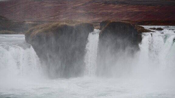 冰岛北部巨大的瀑布