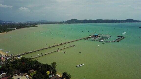 晴天普吉岛港口码头海岸线航拍4k泰国全景图