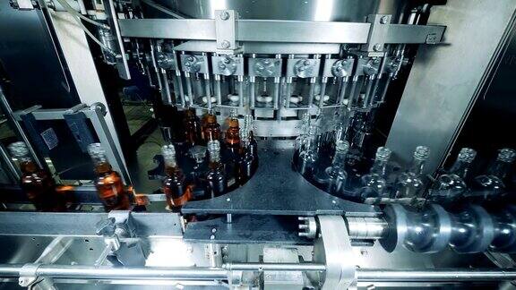 专门灌装玻璃瓶的设备威士忌和白兰地生产线