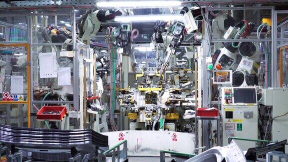 汽车工厂里的机器人