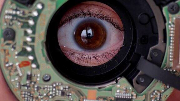 拆卸的相机镜头中的眼睛电子部件