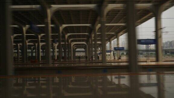 白天长沙至成都列车自驾游旅客窗口pov站全景4k中国