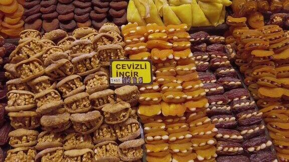 土耳其伊斯坦布尔的一个老集市上的传统土耳其甜食