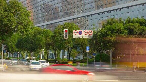 晴天成都市著名的全球建筑交通街道十字路口时间推移全景4k中国