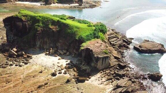 飞越龙目岛海岸