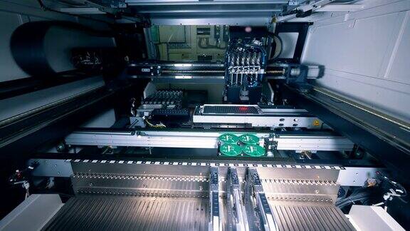 自动化机器与芯片、微电路、微芯片、集成电路一起工作
