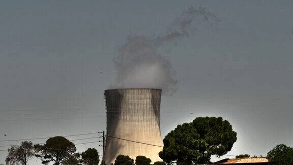 核电站冒烟的烟囱