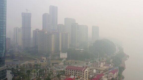 长沙市下雨天滨江湾公寓小区住宅航拍全景4k中国