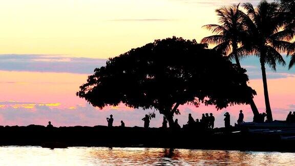 夏威夷威基基海滩的日落4k慢镜头