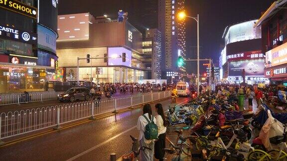 夜间照明雨后长沙市中心交通街道全景4k中国